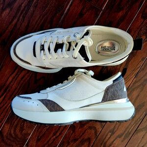 NWOT! Michael Kors Womens FLYNN TRAINER Lace-Up Running Training Shoes-sz.9 1/2